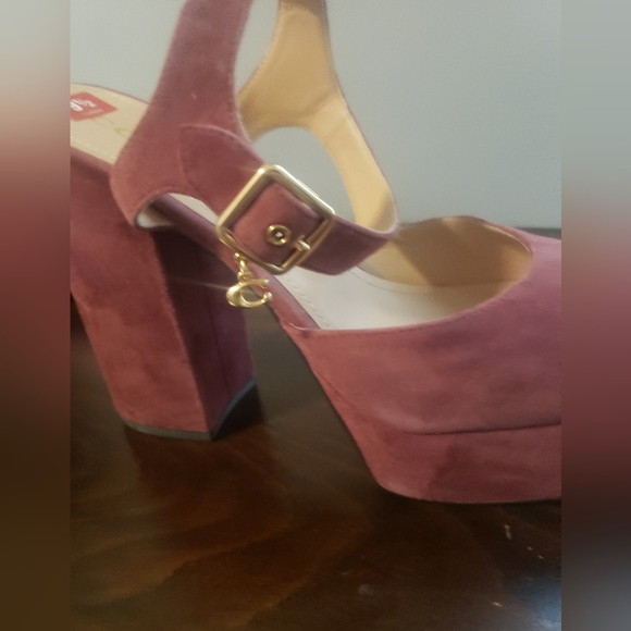 Coach Women's Burgundy Platform Heels - Picture 4 of 11